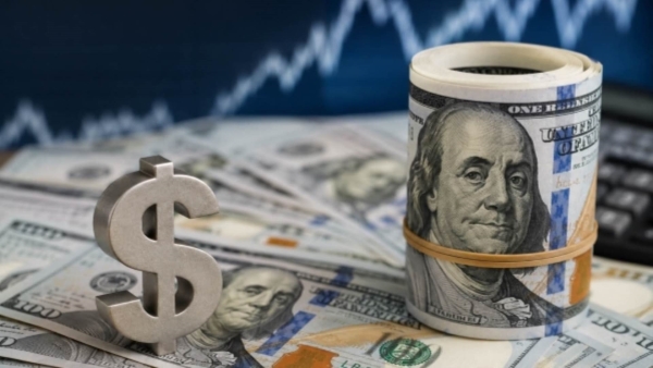 Dollar gains in Egypt: The impact on inflation, banking sector